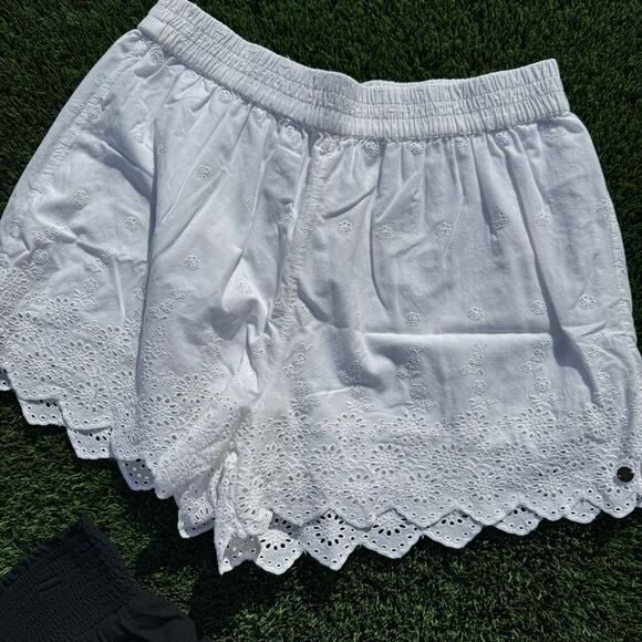 ROXY Bundle of 2 Boho Shorts - White Eyelet & Black Fringe, Size L - Picture 5 of 8